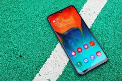 后置三摄+长效电池 带着